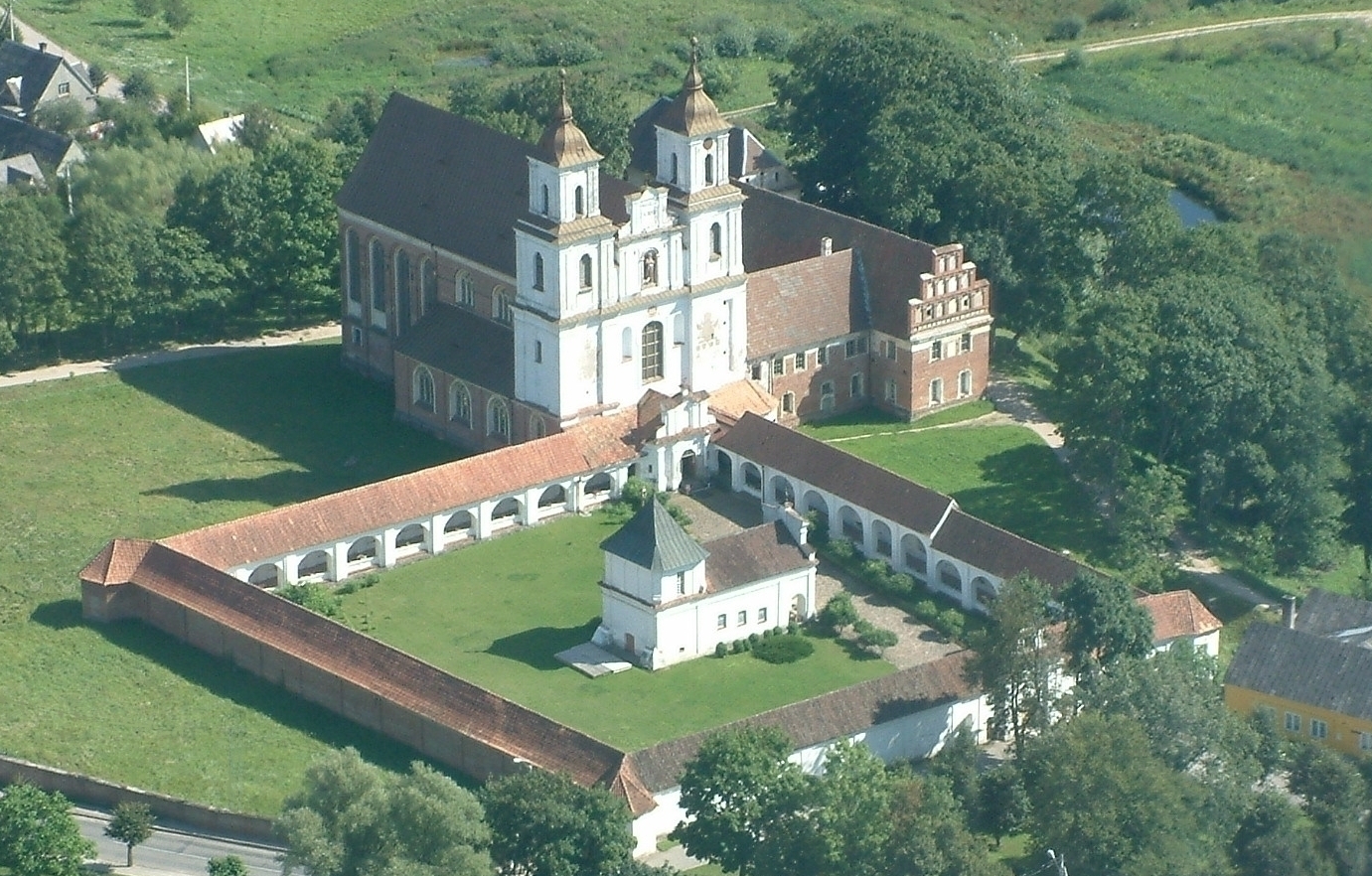 Tytuvėnų bažnyčios ir vienuolyno ansamblis.JPG
